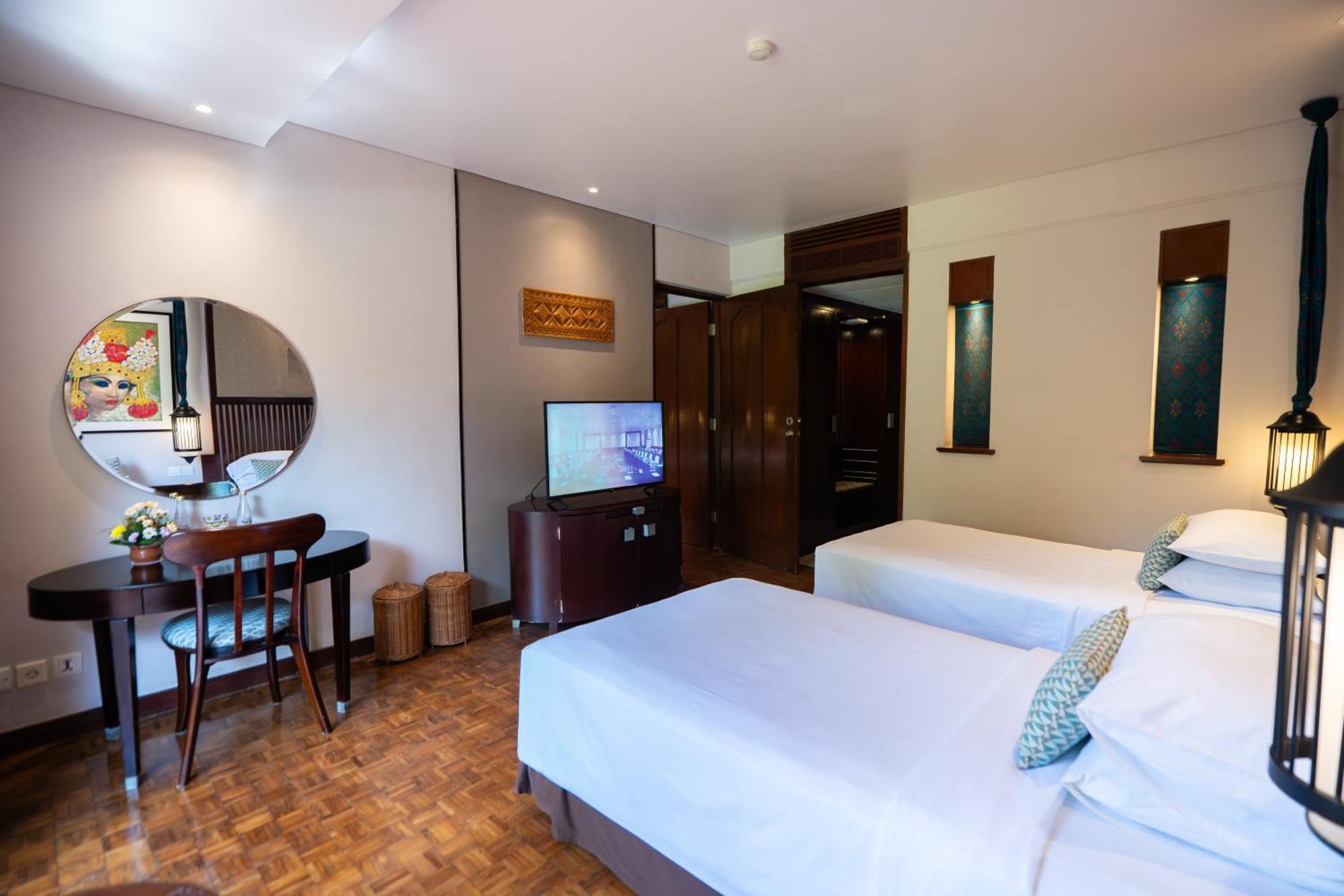 Interconnecting Deluxe Double or Twin Room Benefit